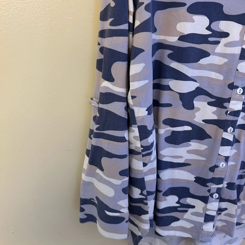 Tyler Boe White and Blue Button Down Shirt - Picture 5 of 6